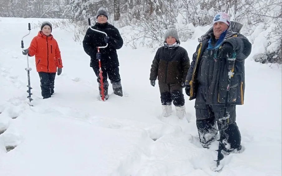 Зимой главная опасность для обитателей водоемов — дефицит кислорода под ледяной коркой